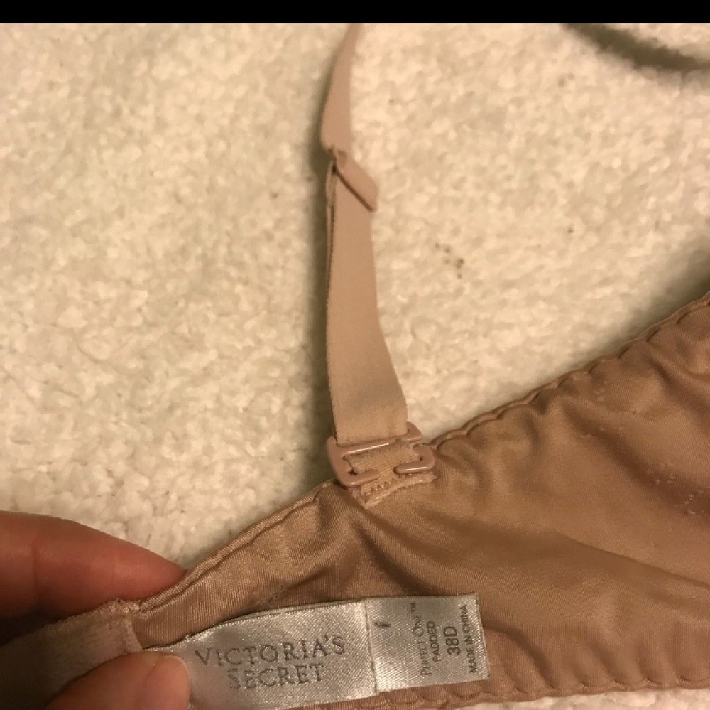 Victoria Secret Bra 38D Bombshell item was SOLD - Picture 2 of 4